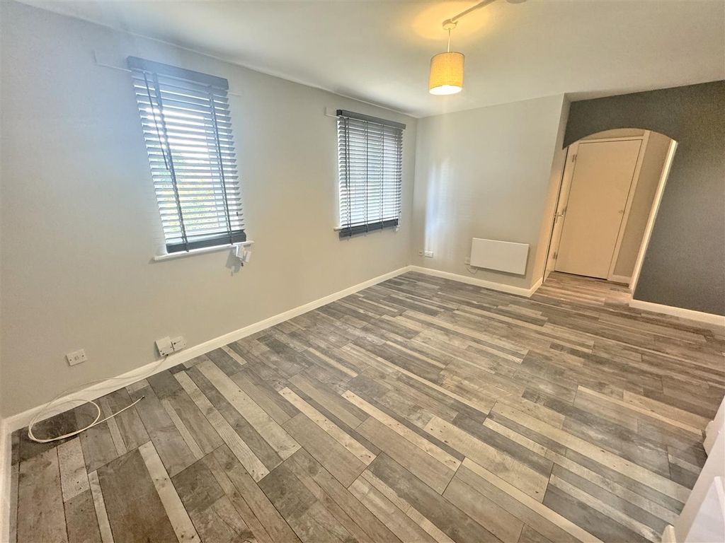 Property photo 3 of 5 Img_8706.Jpg