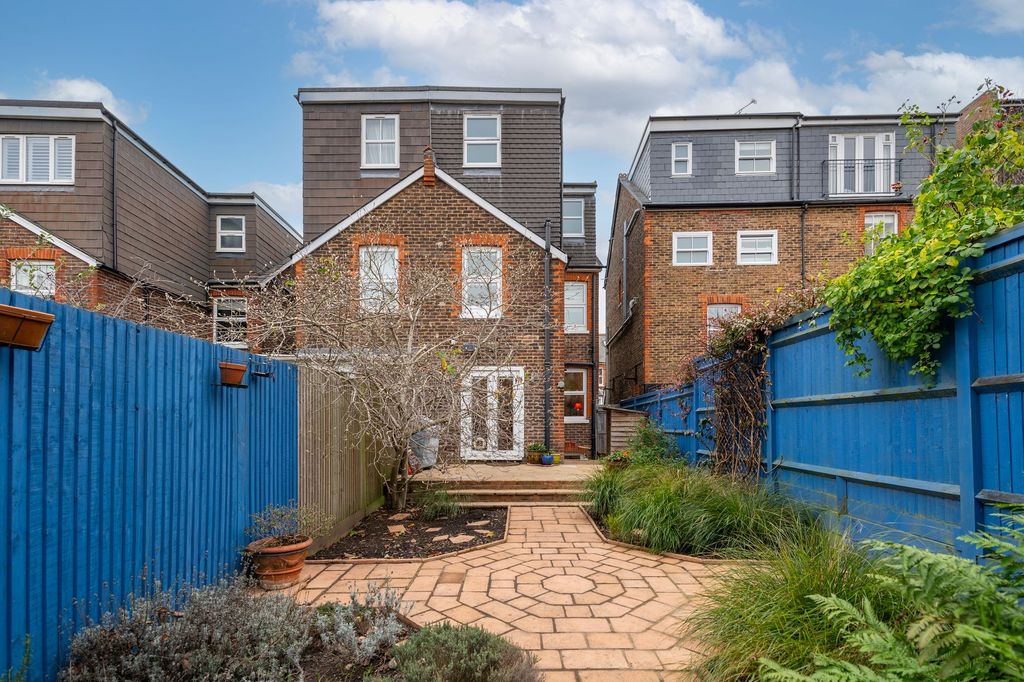 Property photo 2 of 19