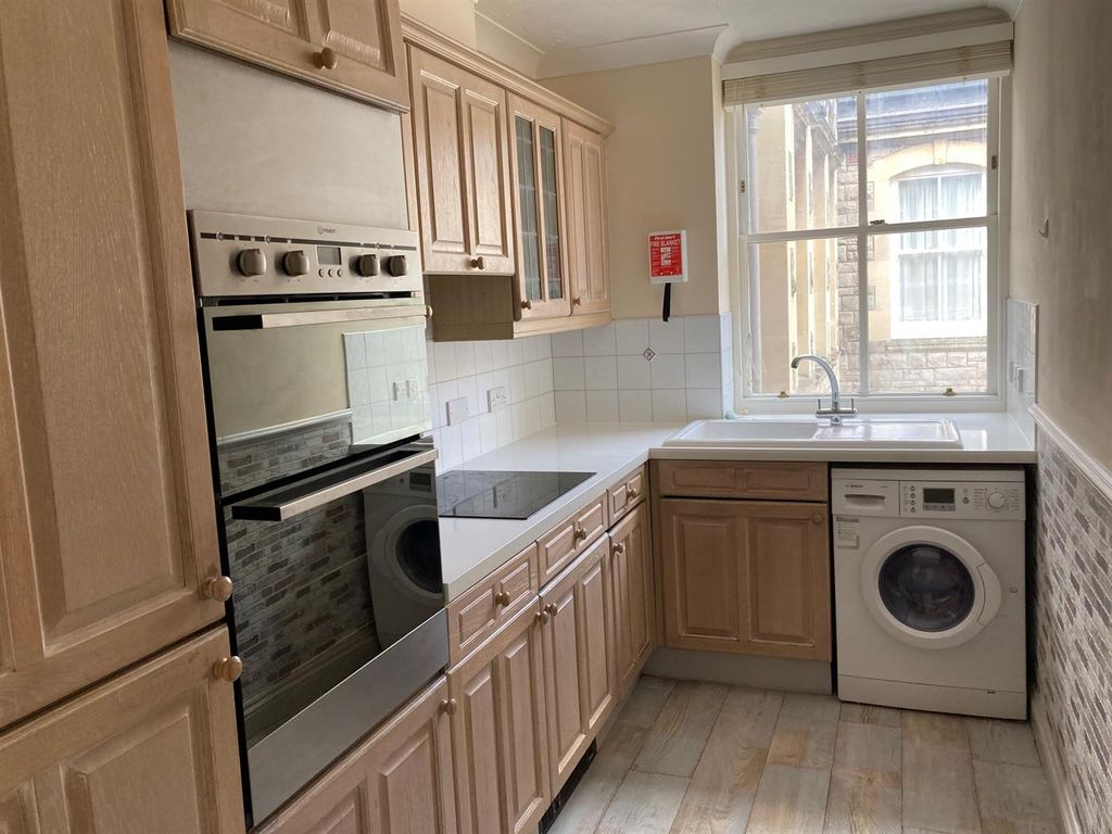 Property photo 2 of 8 Kitchen