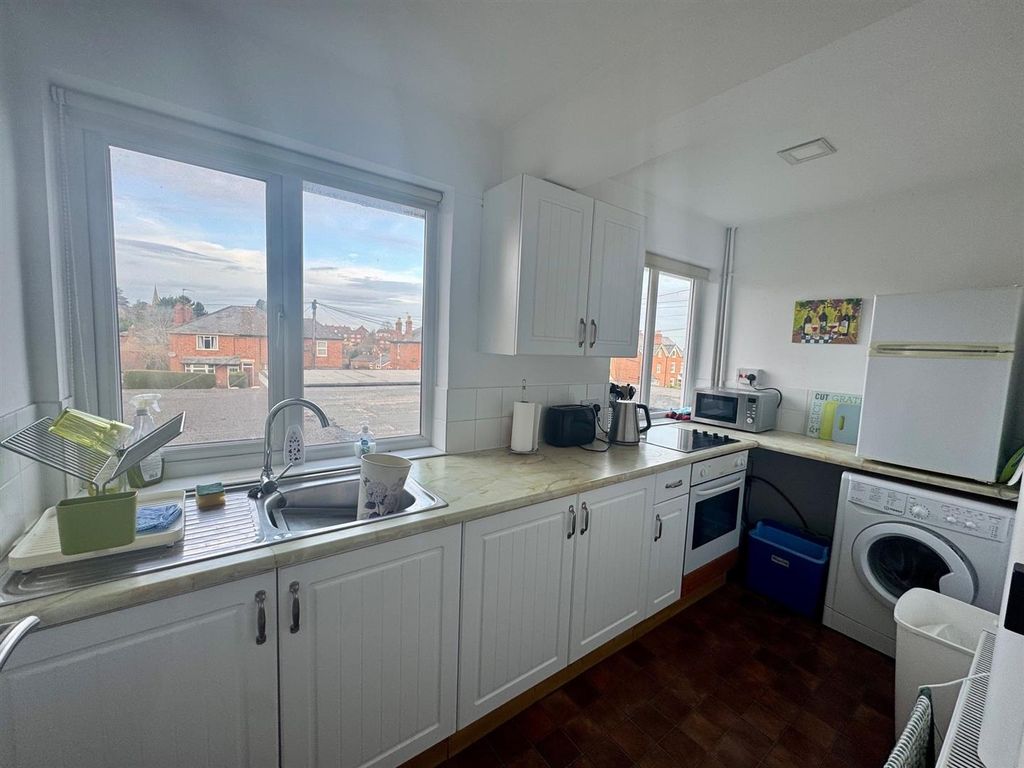 Property photo 2 of 7 Kitchen.Jpg