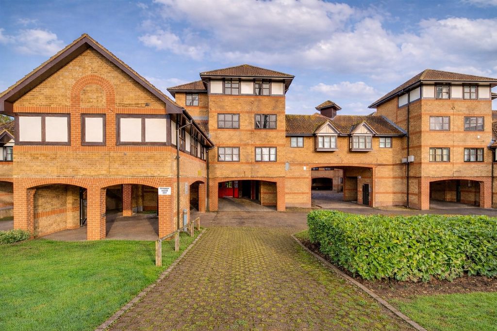 Property photo 1 of 8