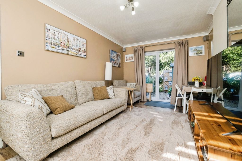 Property photo 2 of 20 Pbox-Img.Jpg