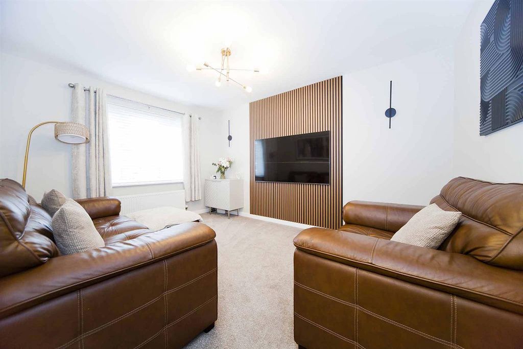 Property photo 3 of 26