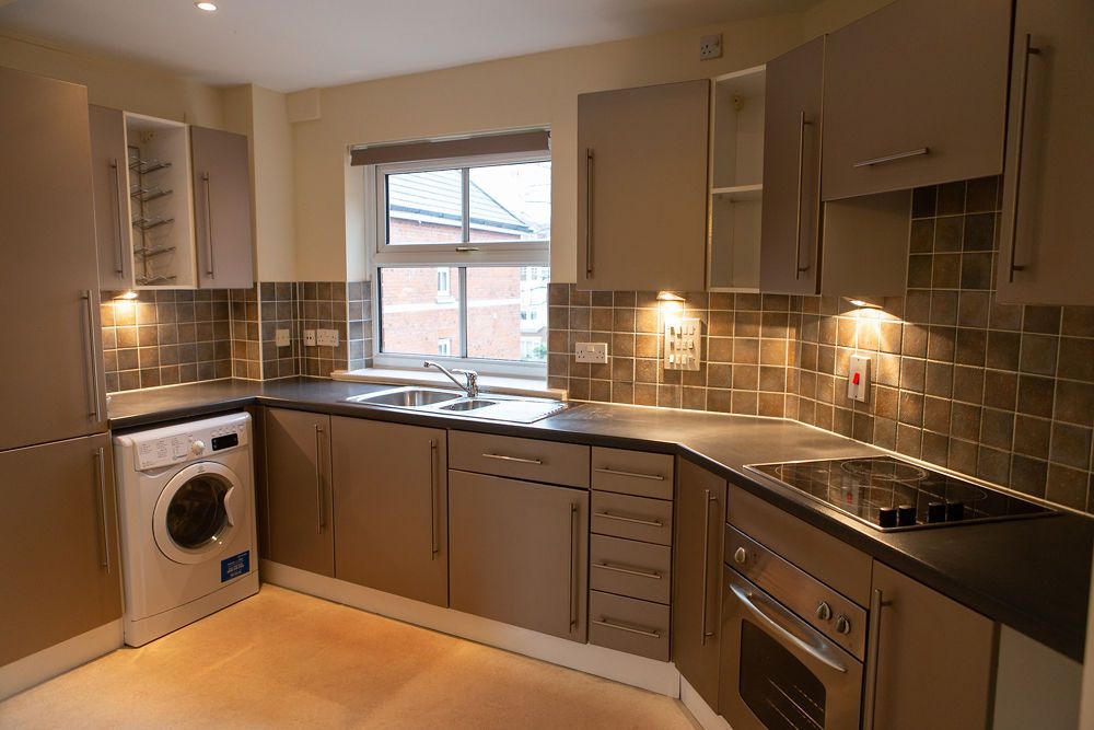 Property photo 3 of 7 Kitchen
