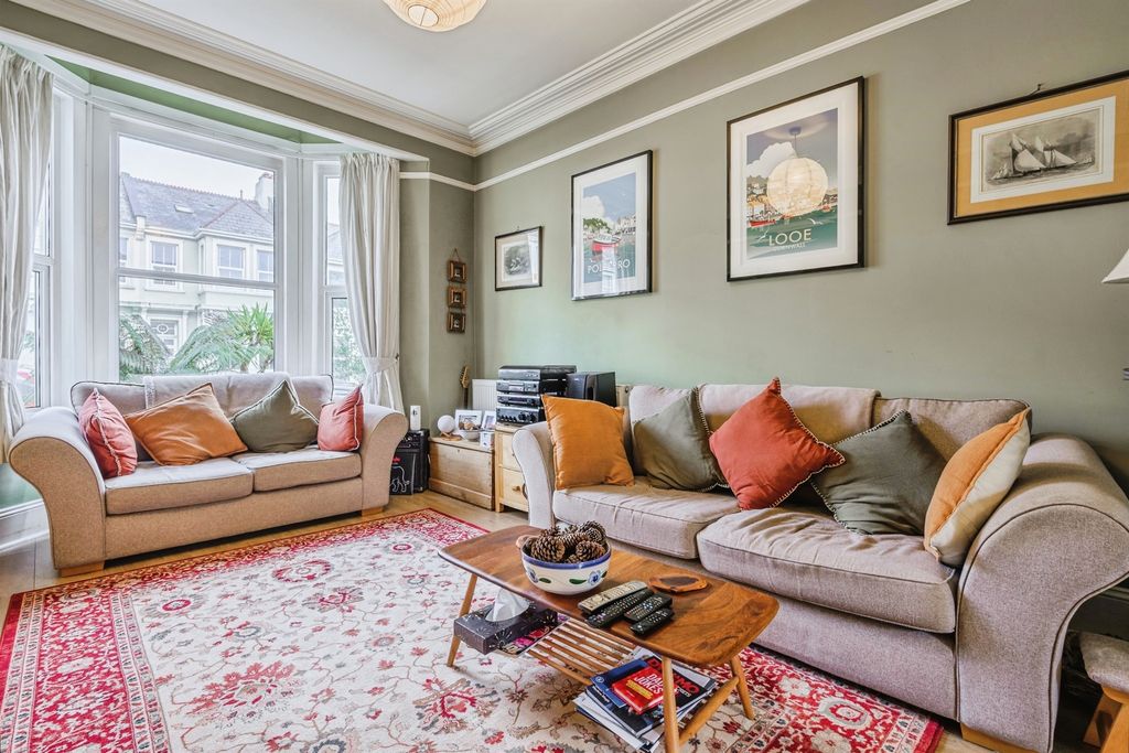 Property photo 3 of 23