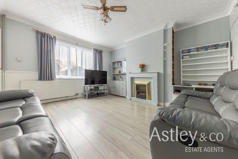 Property photo 2 of 14 Lounge