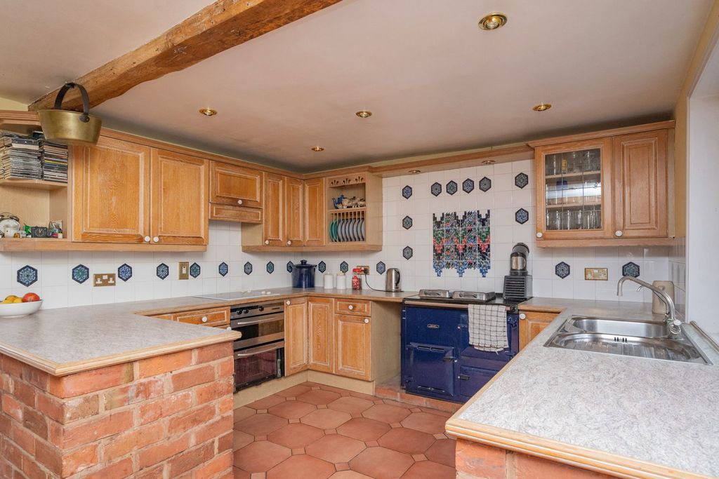 Property photo 3 of 18