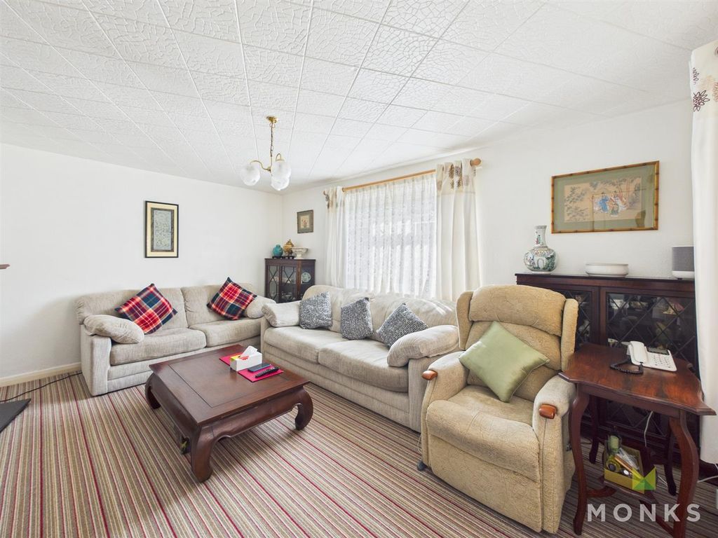 Property photo 2 of 14 Cam01348G0-Pr0757-Still005.Jpg