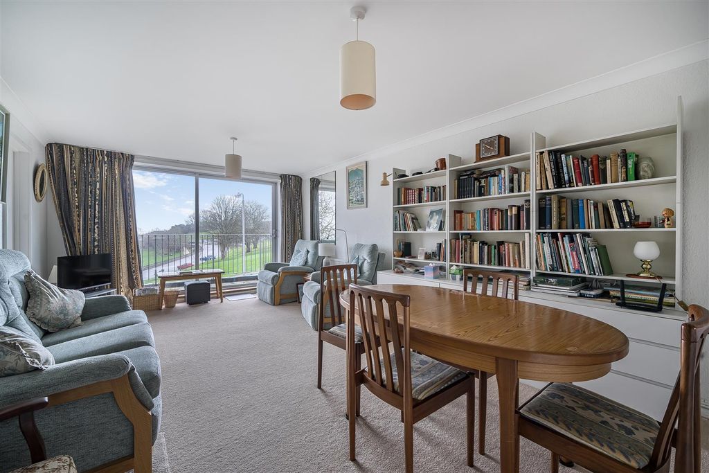 Property photo 3 of 26 1392877-12-69402E6141Cf6.Jpg