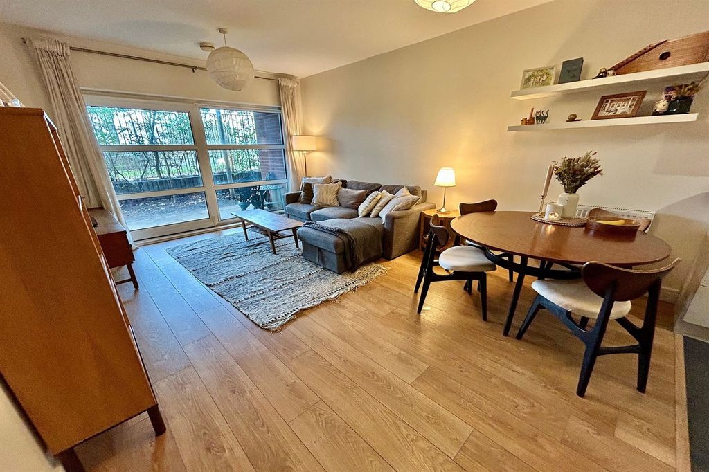 Property photo 3 of 16 Living Room