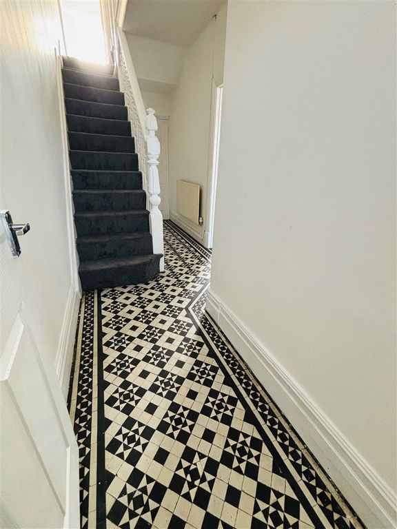 Property photo 2 of 20 Abbey Hallway.Jpg