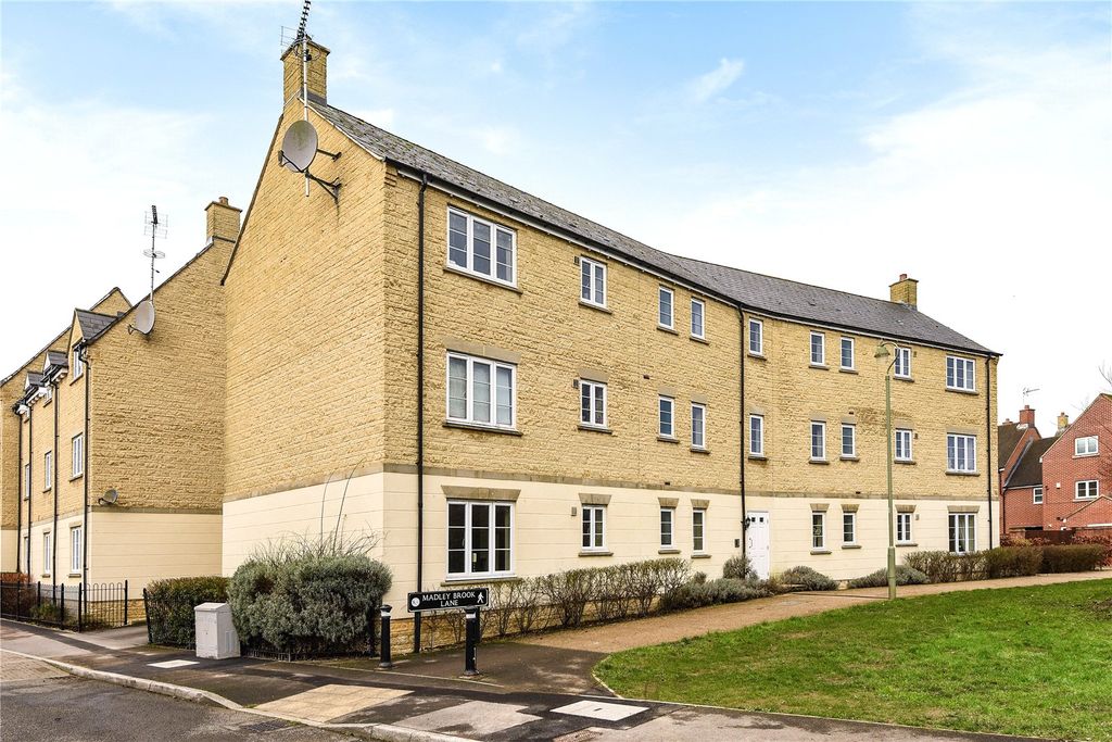 Property photo 1 of 11 External