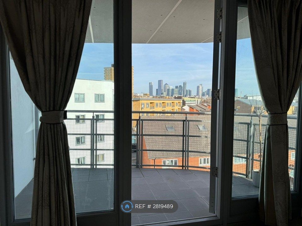 Property photo 3 of 20 Living Room 2