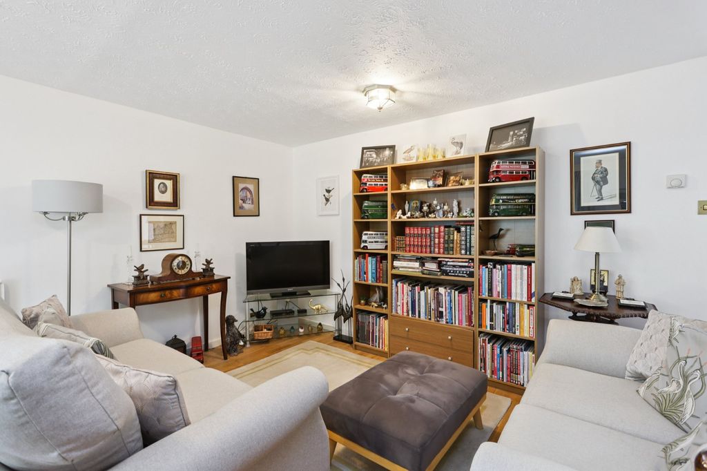 Property photo 2 of 11 Picture No. 08