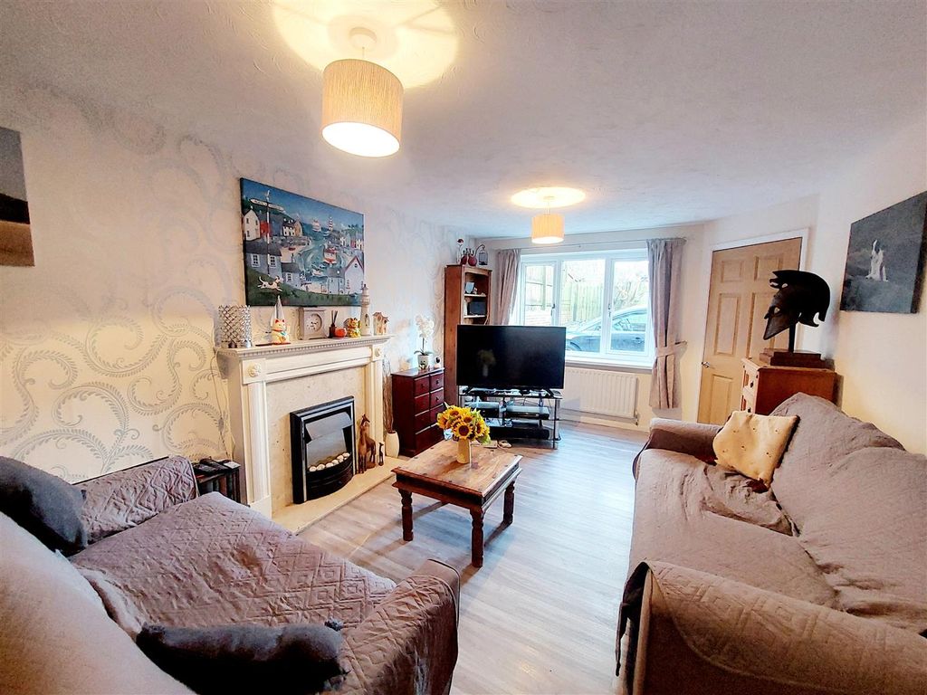 Property photo 2 of 21