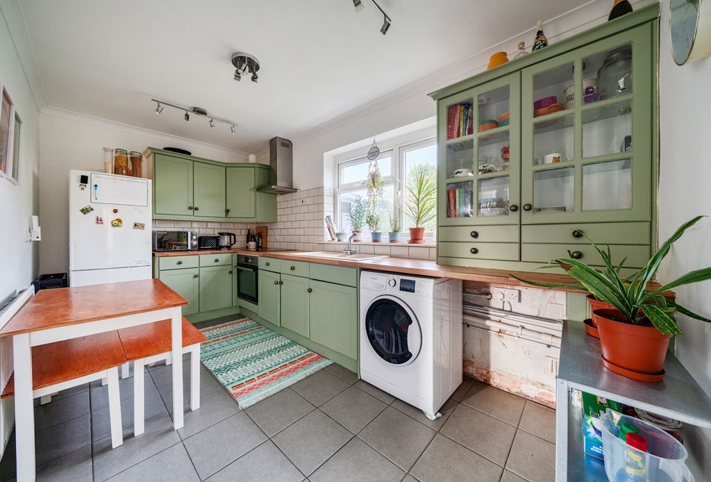 Property photo 2 of 17 1407474-15-698F02...