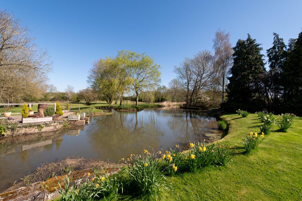 Property photo 2 of 36 Image