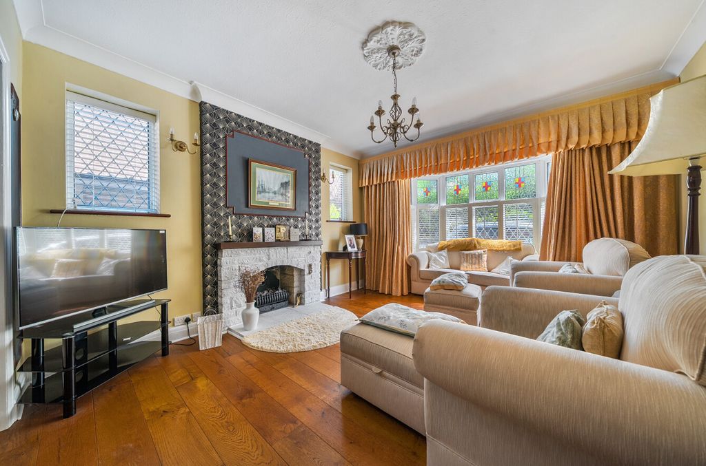 Property photo 2 of 24 1452924-31-6A04B7...