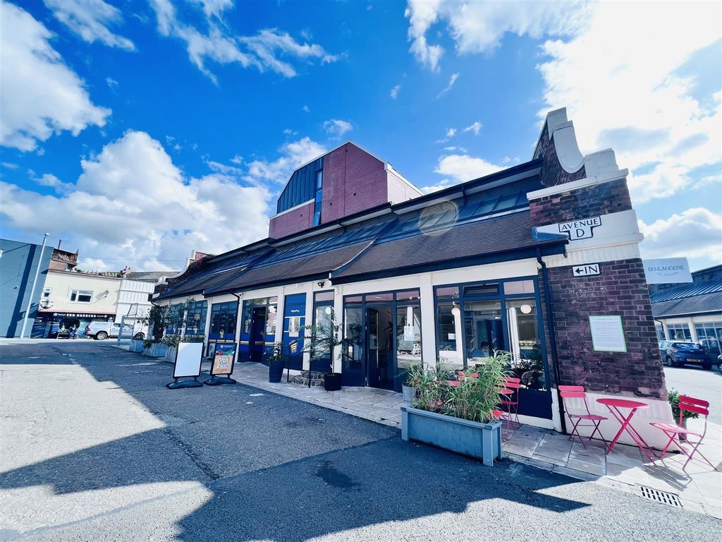 Property photo 1 of 9