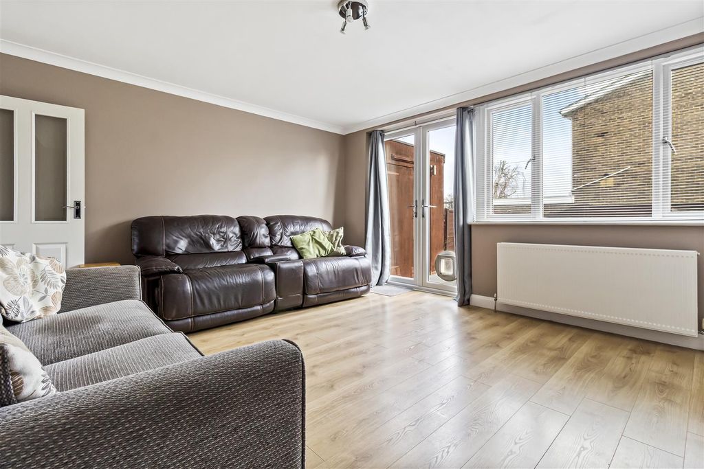 Property photo 3 of 15 3 Radnor Roads-006.Jpg