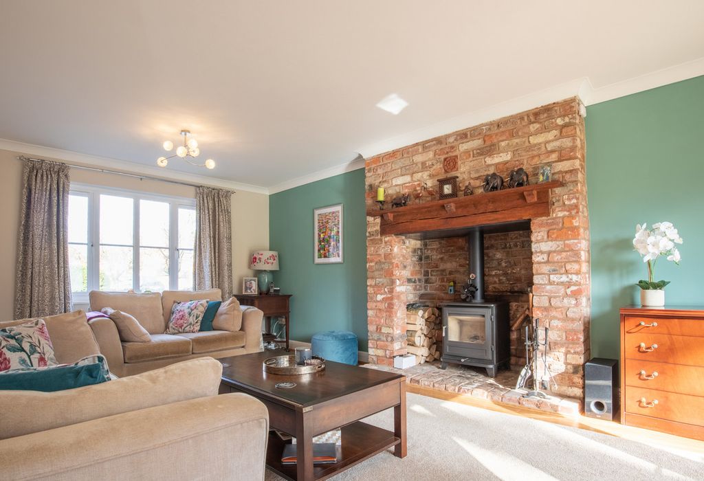 Property photo 2 of 19