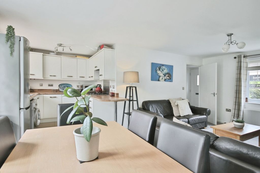 Property photo 2 of 16 4261124