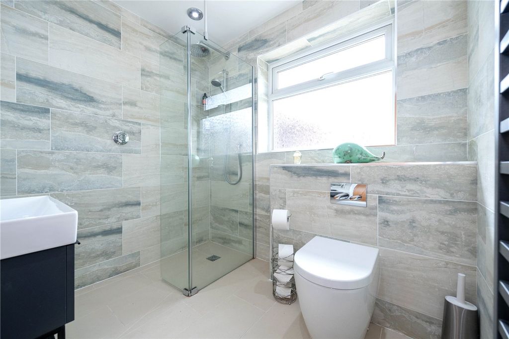 Property photo 2 of 17 Picture No. 15