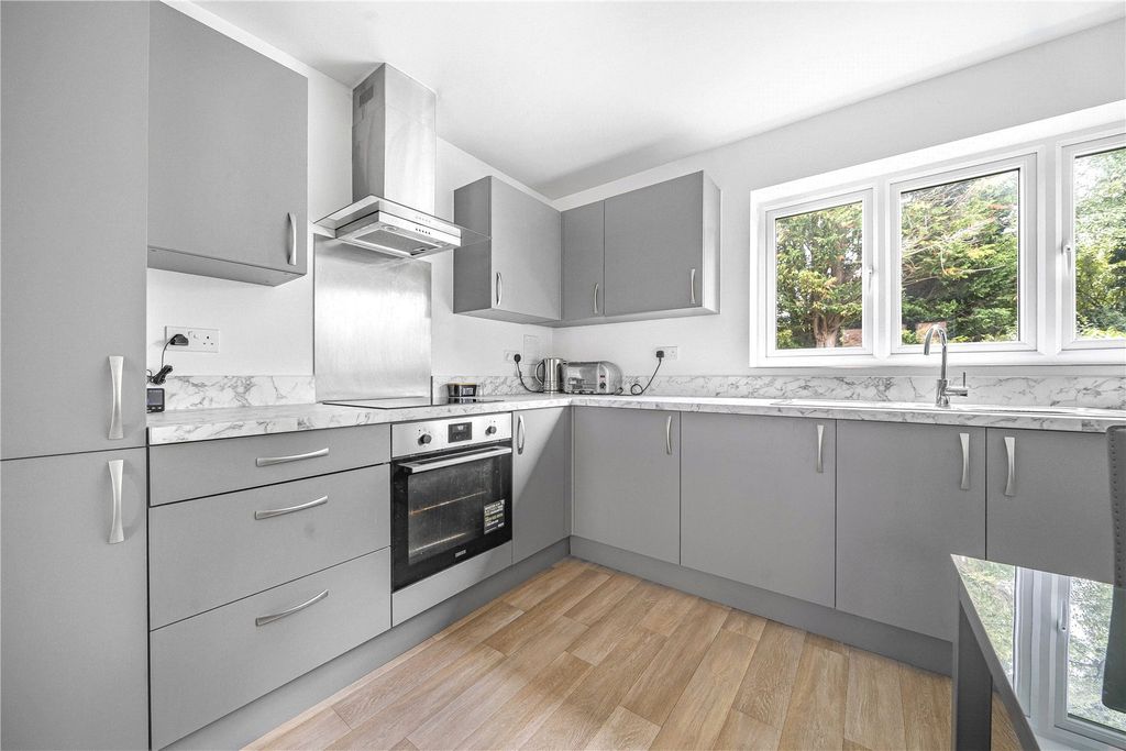 Property photo 2 of 12 Picture No. 08