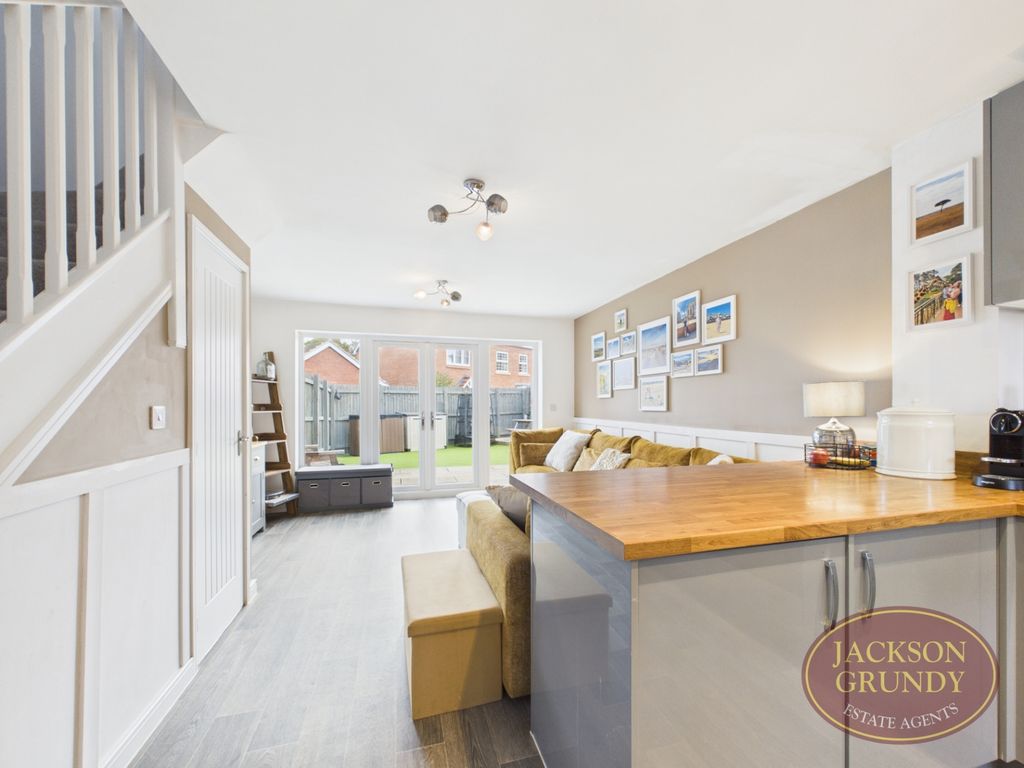 Property photo 3 of 16 Silverthorn