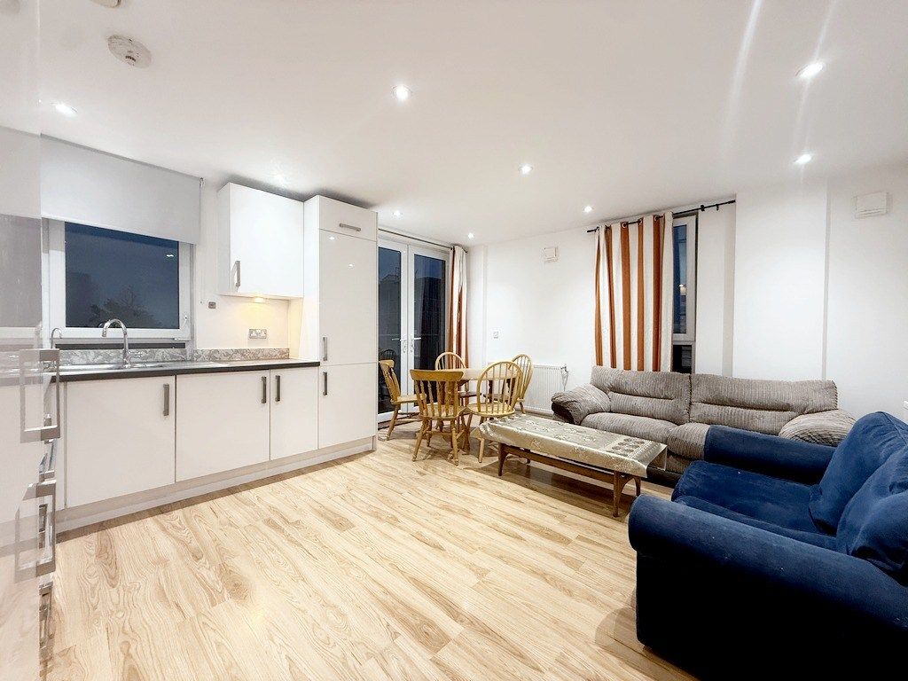 Property photo 2 of 9 Media