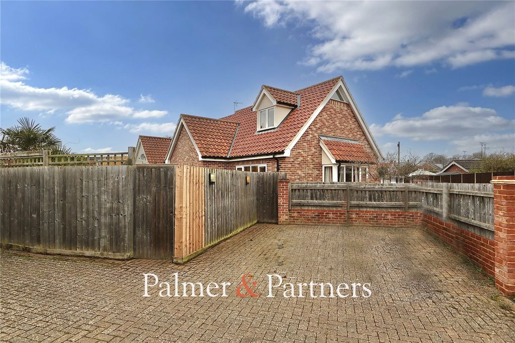 Property photo 2 of 24 Picture No. 27