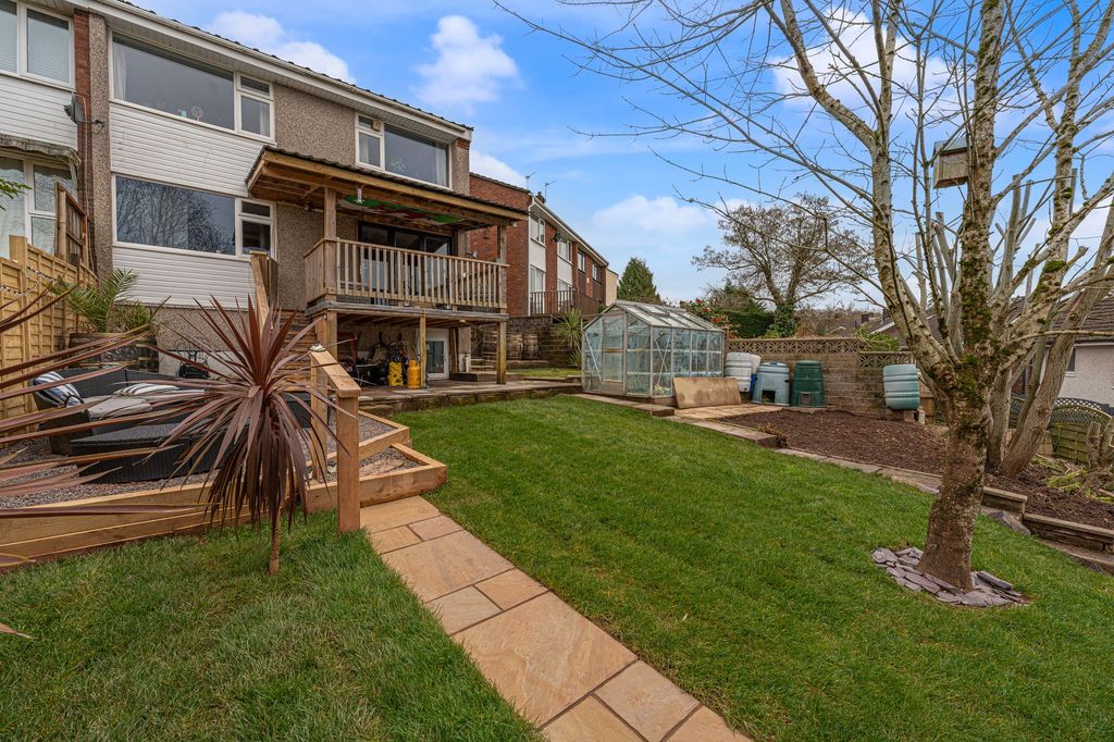Property photo 2 of 40