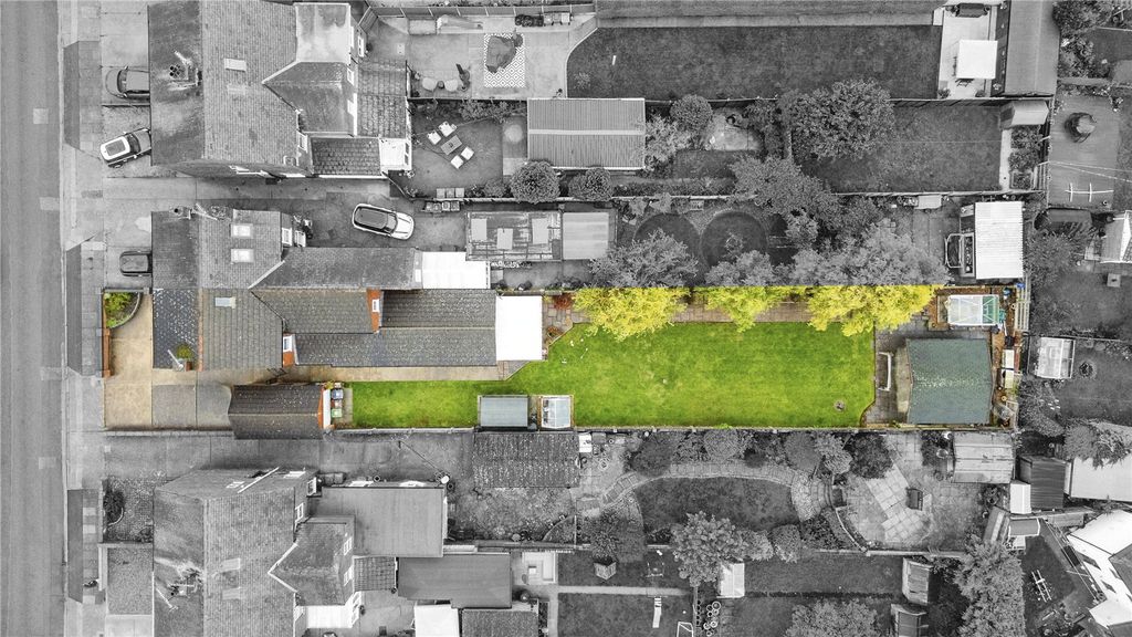 Property photo 3 of 28 Outside