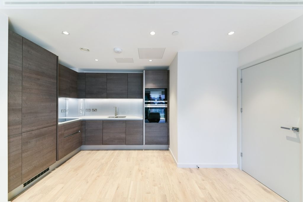 Property photo 3 of 7 Kitchen