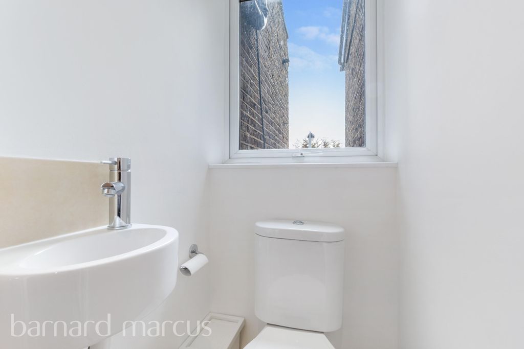 Property photo 3 of 6 Bathroom