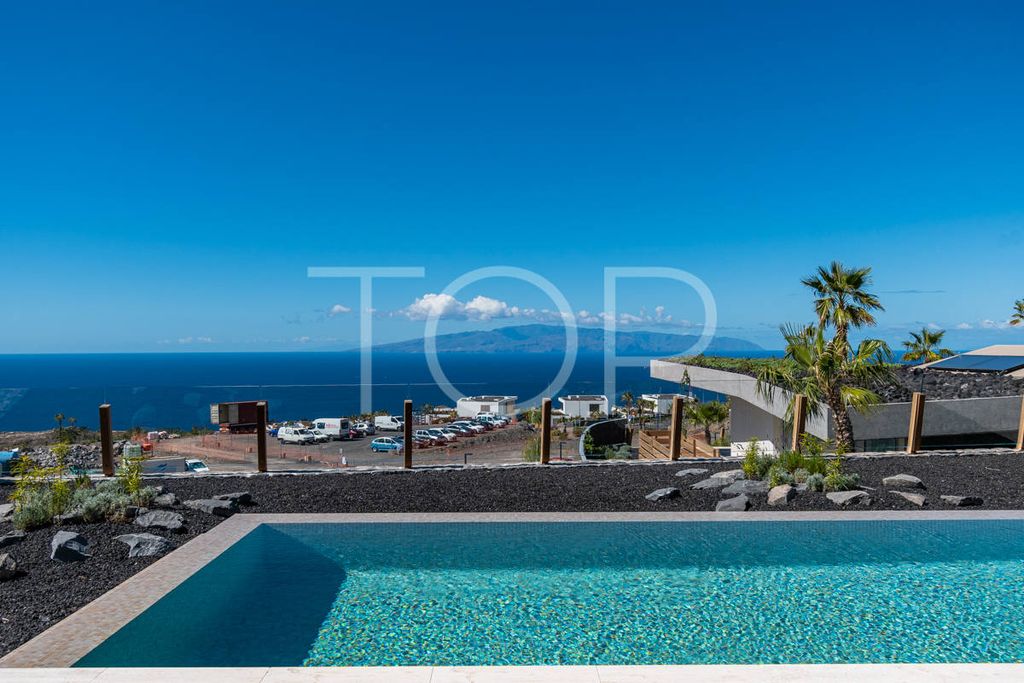 Property photo 2 of 22