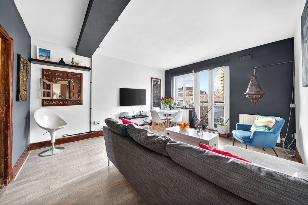 Property photo 3 of 16