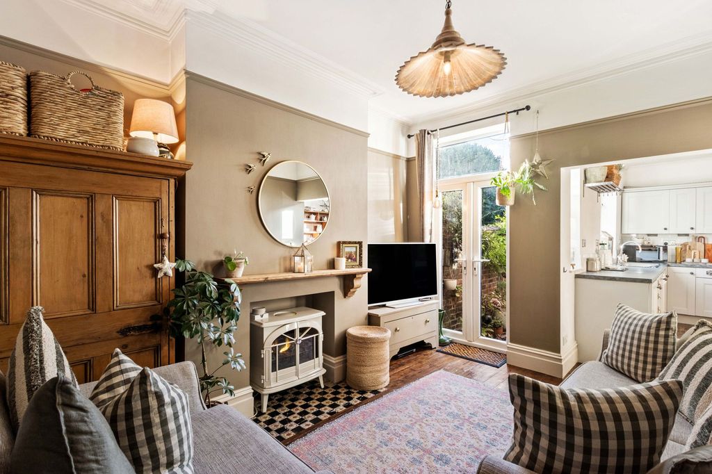 Property photo 3 of 25