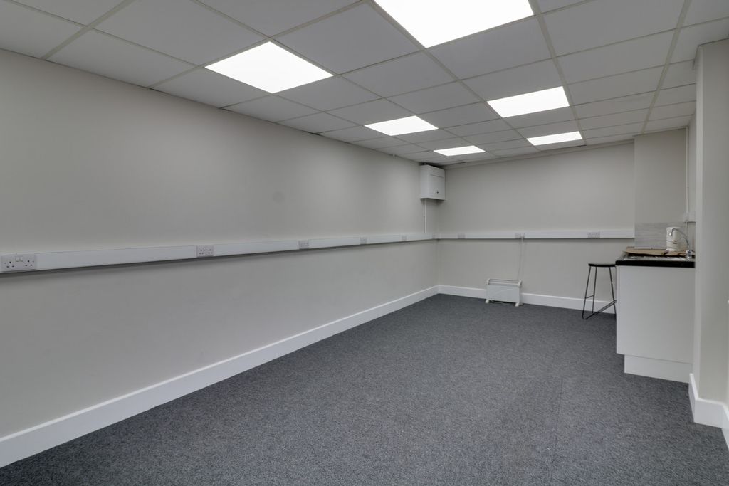 Property photo 3 of 3