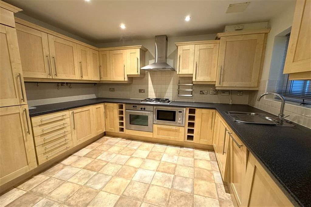 Property photo 3 of 20 (Main)