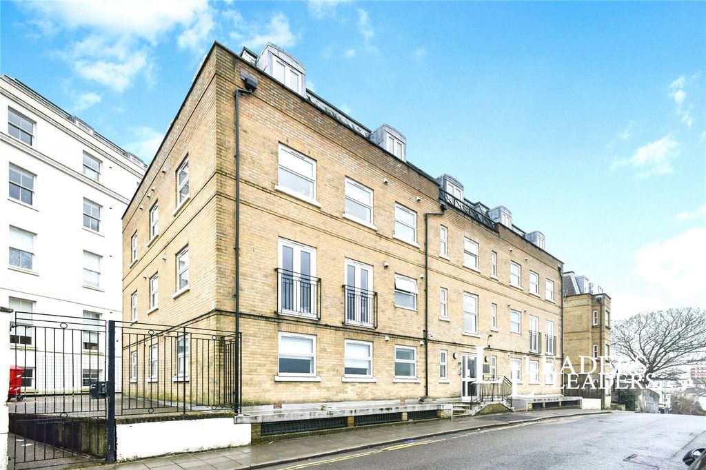 Property photo 1 of 10 Picture No. 06