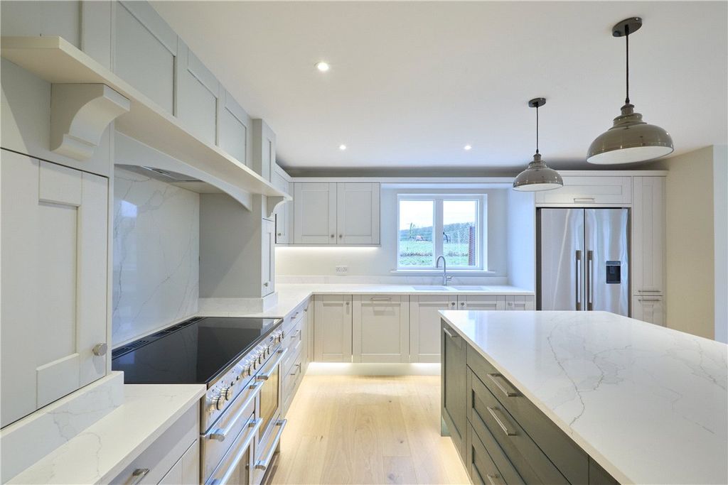 Property photo 3 of 32 Picture No. 07