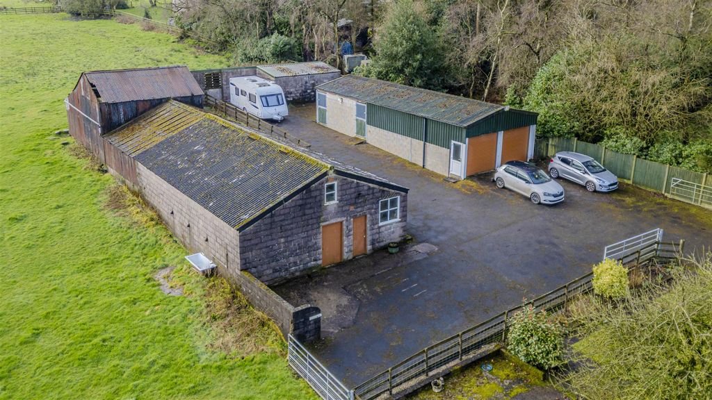 Property photo 2 of 58 Outbuildings
