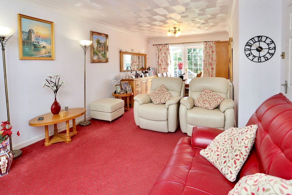 Property photo 3 of 35