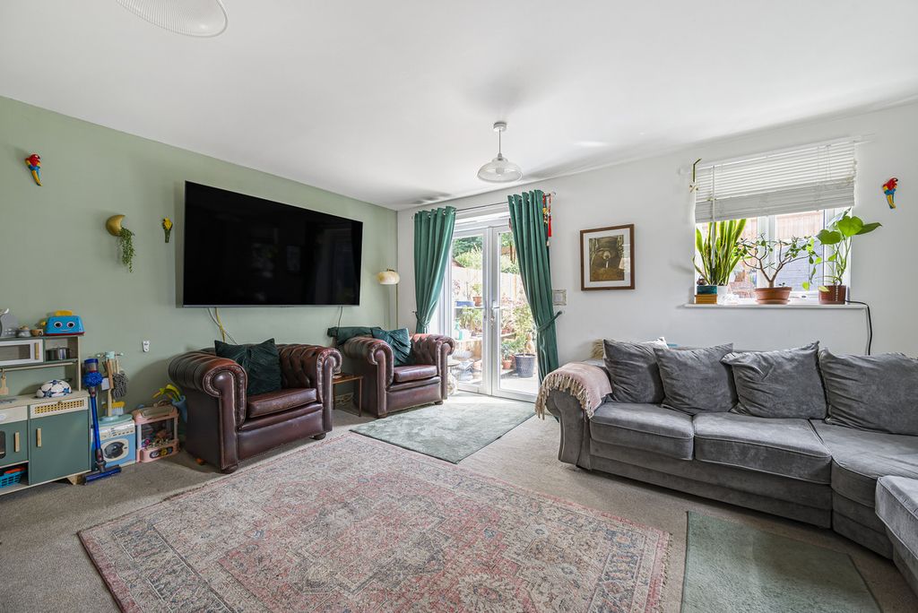 Property photo 2 of 18