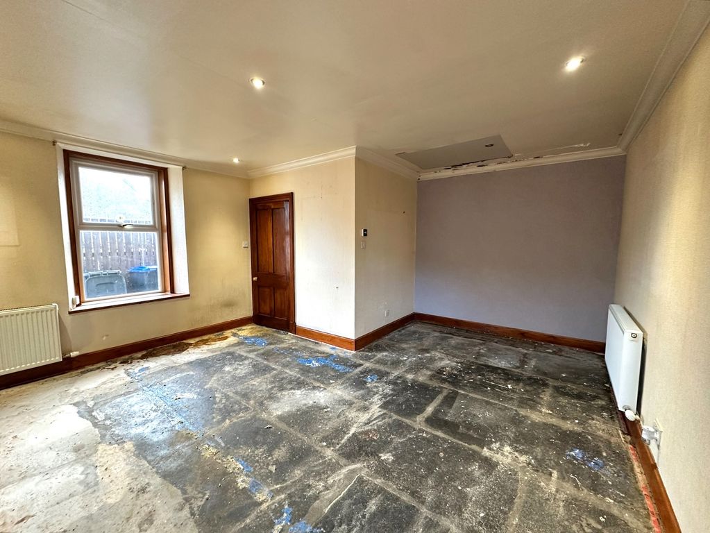 Property photo 3 of 11 Lounge