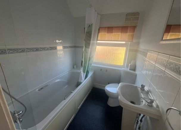 Property photo 2 of 7 Bathroom