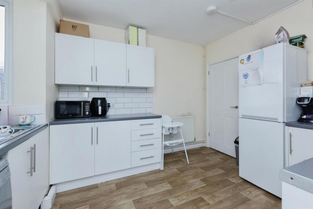 Property photo 2 of 6