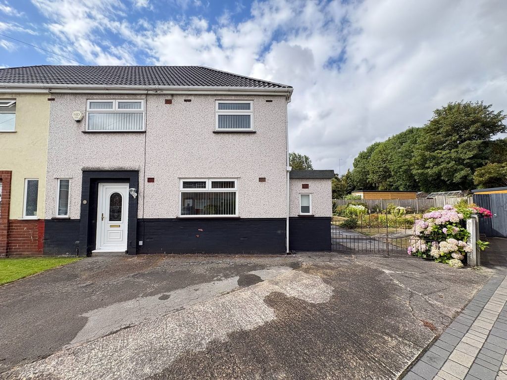 Property photo 1 of 32