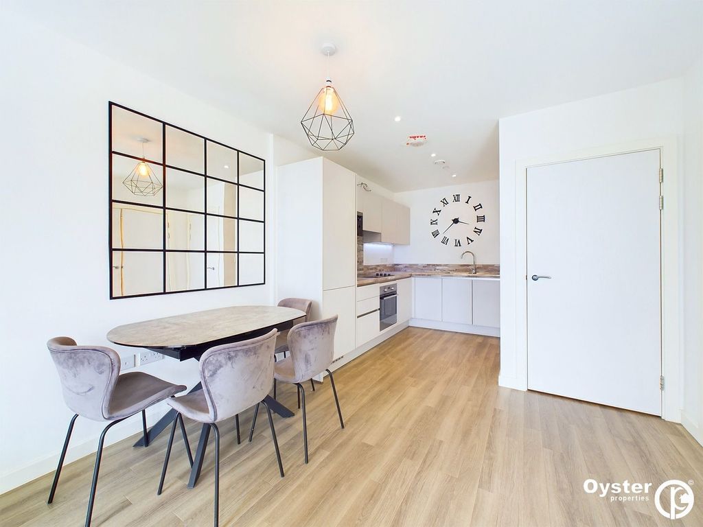 Property photo 3 of 13 Dining Area